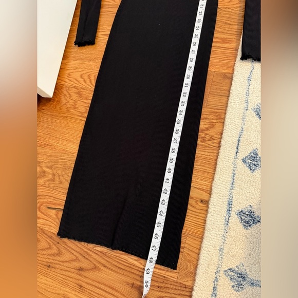 Good American Black Rib Knit Bodycon V-Neck Midi Dress - Picture 6 of 11